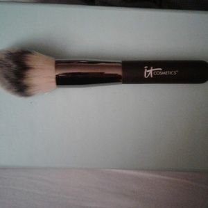 BRAND NEW IT COSMETICS HEAVENLY LUXE MAKEUP BRUSH